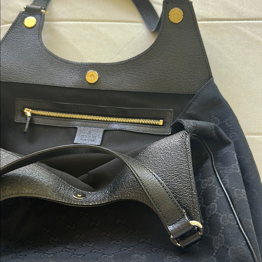 ✨Gucci Authentic Hobo Bag✨ - Picture 14 of 17